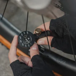 Airbooster G+ CO2 Inflator With Pressure Gauge