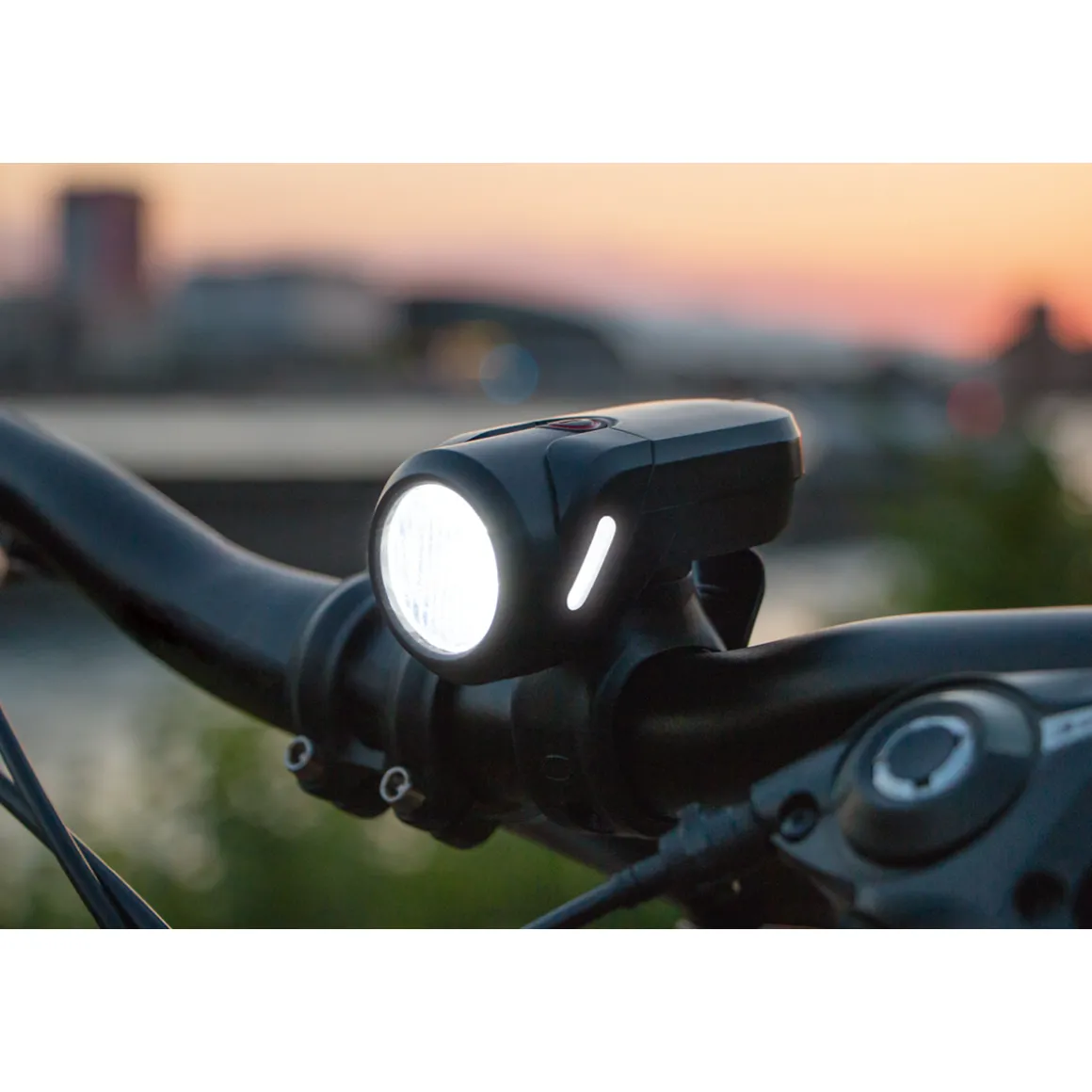 AURA 35 USB LED Front Light