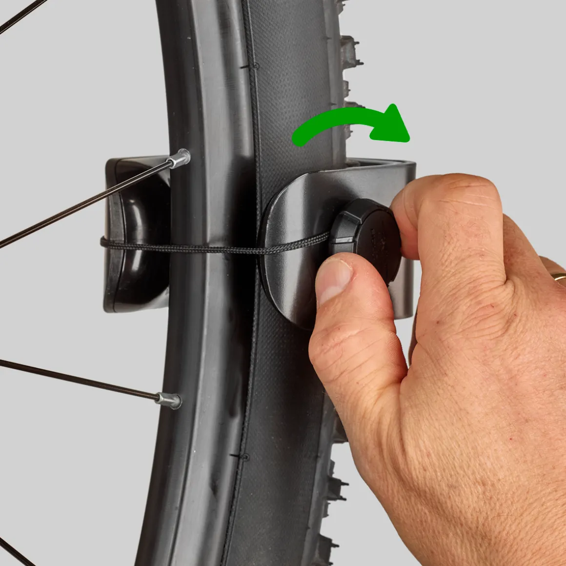 CLUG PRO MTB XL Wall Bracket 2.3"-2.7" Secured with Fidlock