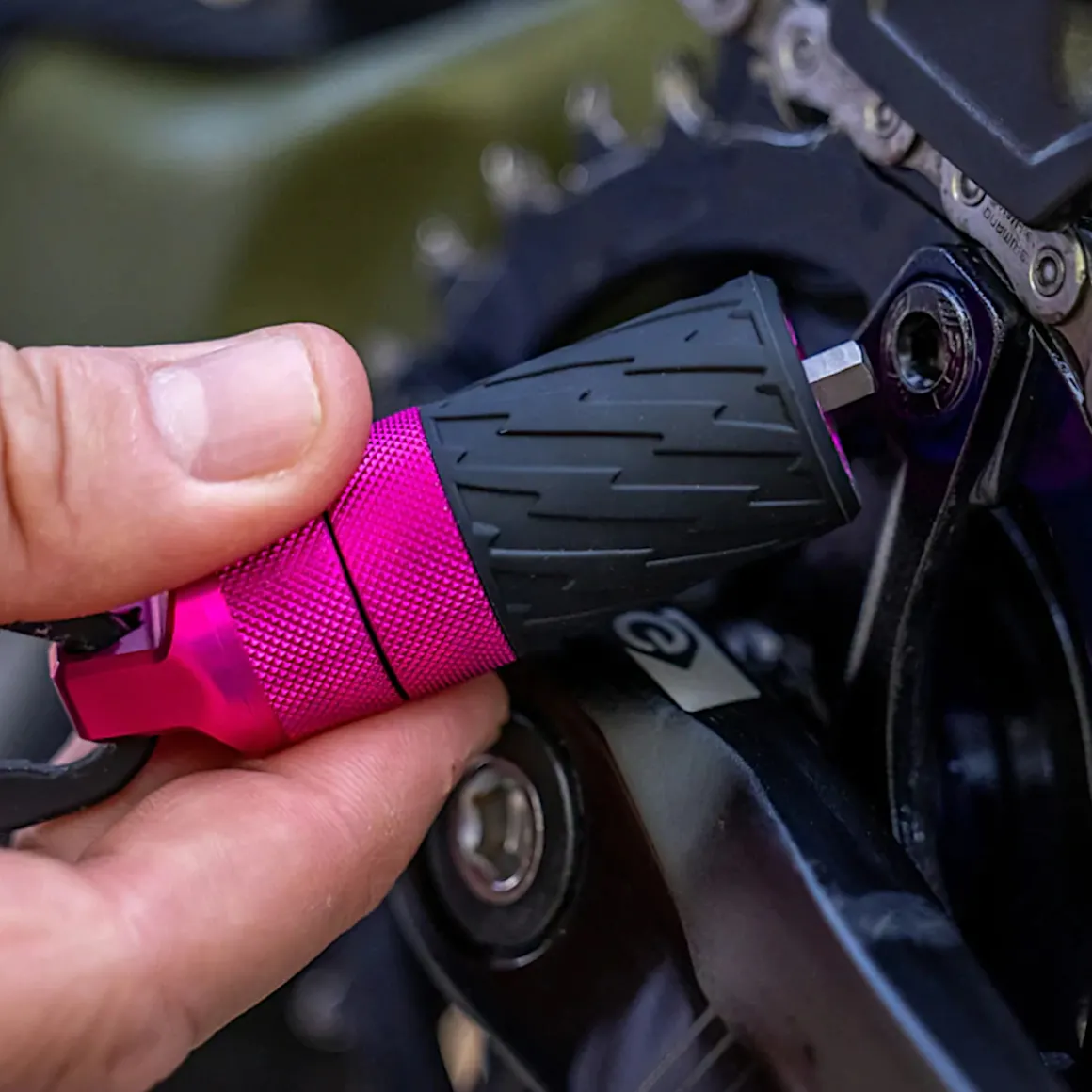 E-Bike Drivetrain Tool Chain Lubrication Aid