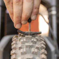 F16 Mini Tool with Tubeless Plug Kit