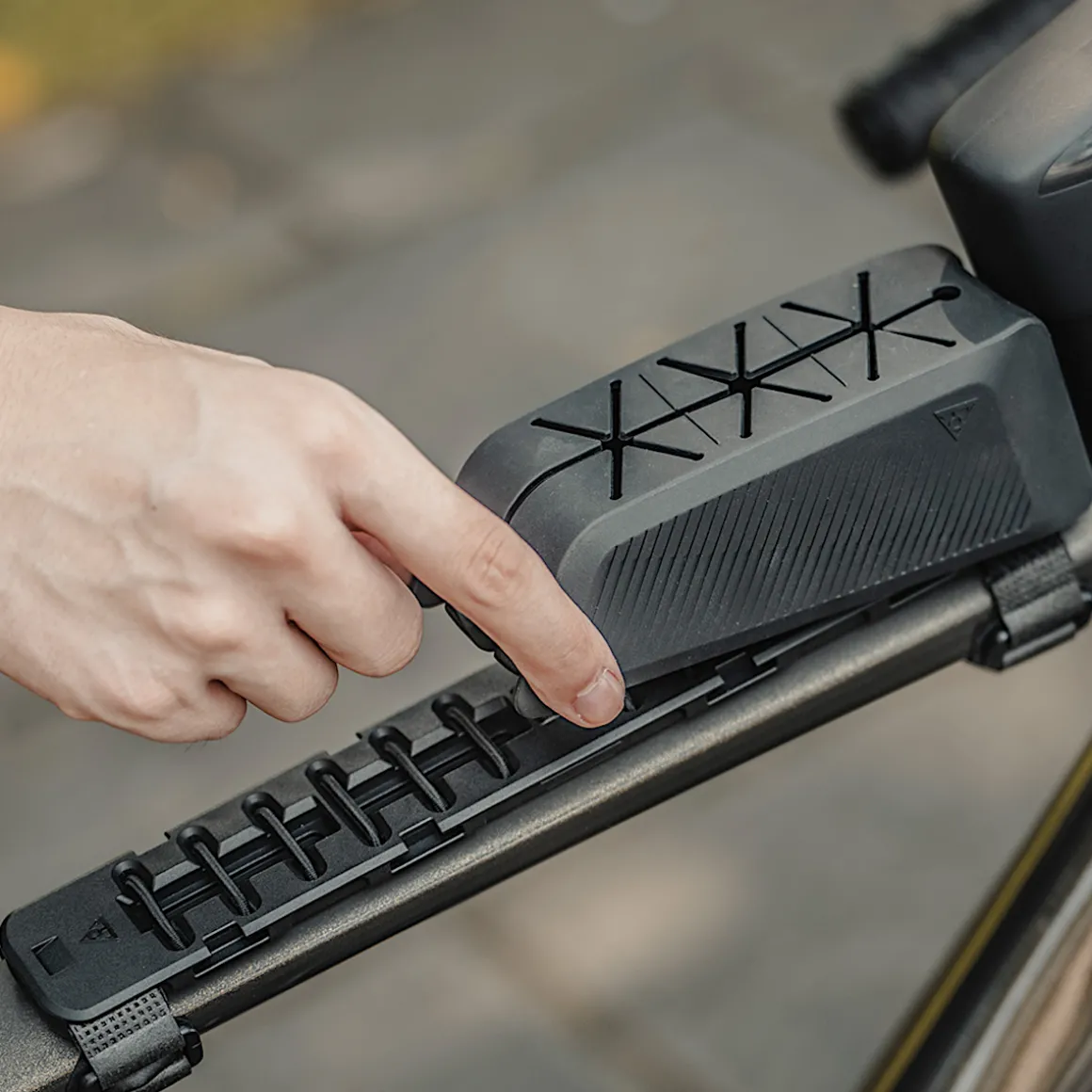 Fastfuel Tri-Station Top Tube Holding System for Gels/Snacks