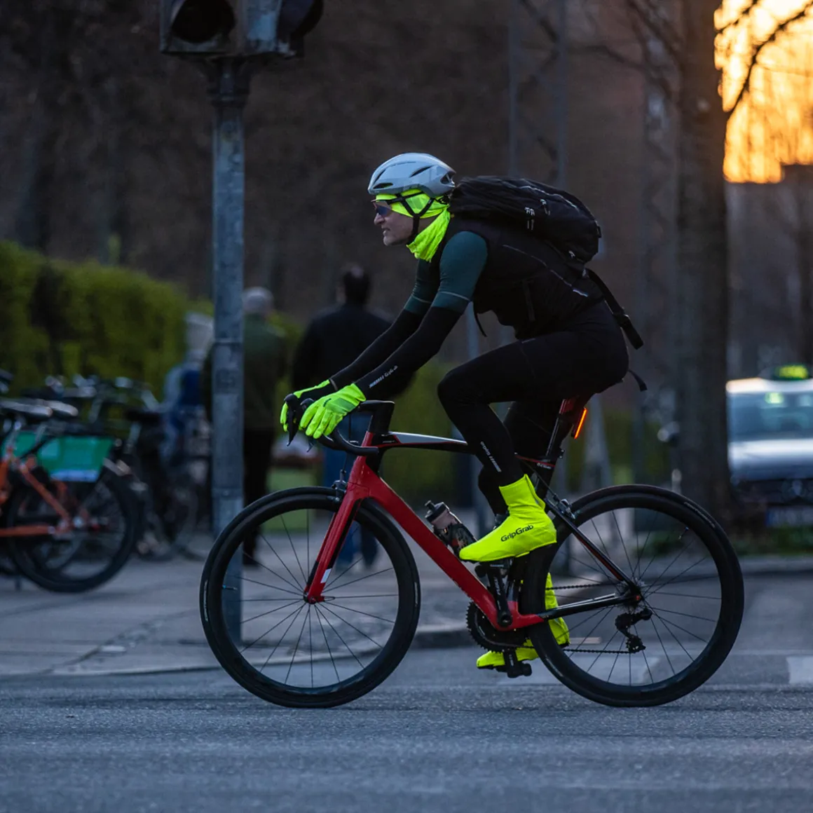 RIDE WATERPROOF HI-VIS SHOE COVER 01