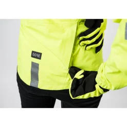 STREAM Women’s GORE-TEX Rain Jacket