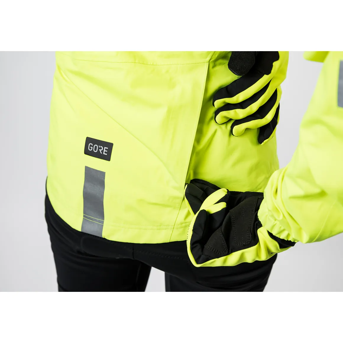 STREAM Women’s GORE-TEX Rain Jacket