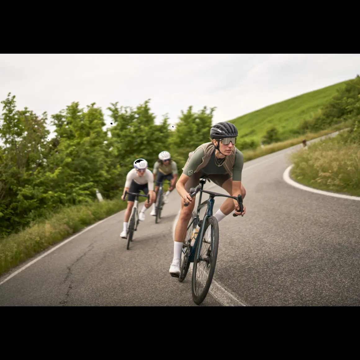 SURGE AERO MIPS Road Helmet