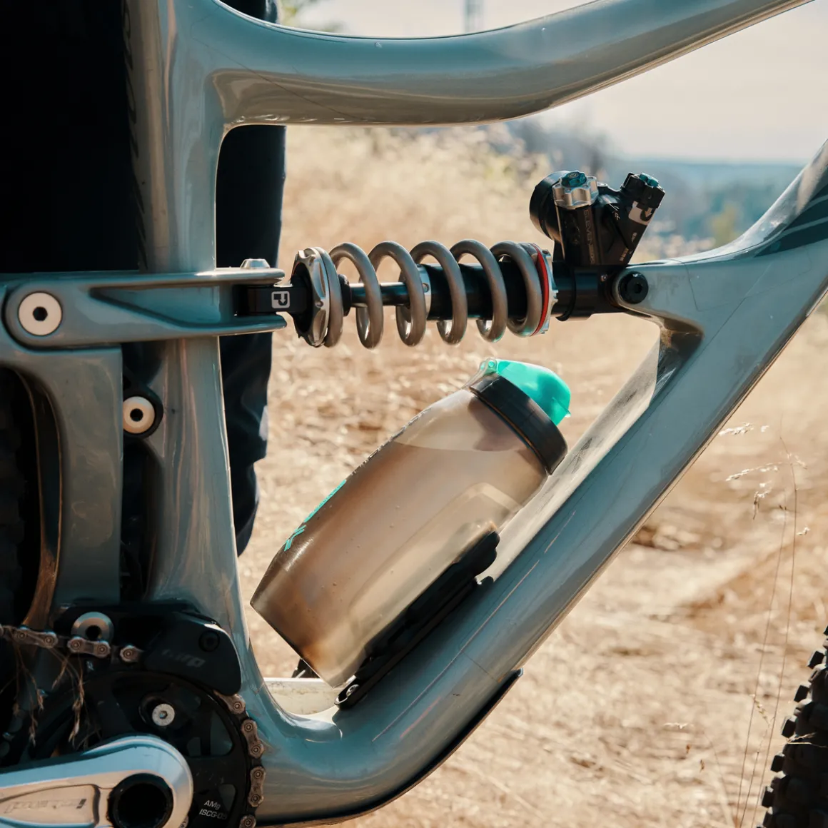 TWIST bottle 590 ml antibacterial Drinking Bottle incl. bike base Bottle Cage