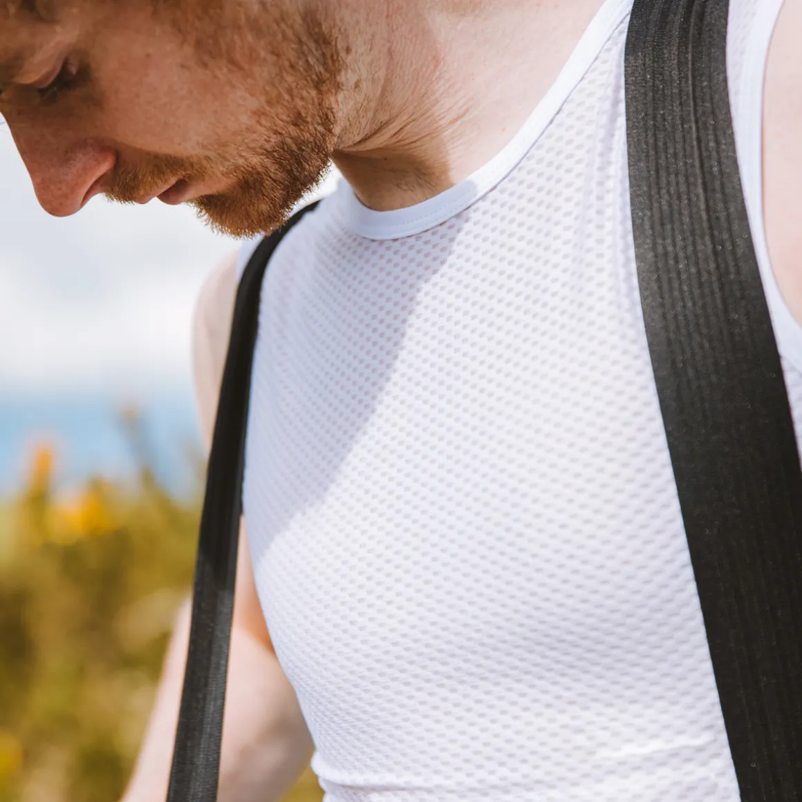 ULTRALIGHT SLEEVELESS MESH BASELAYER